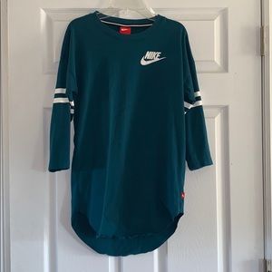 Nike 3/4 sleeve, long t-shirt